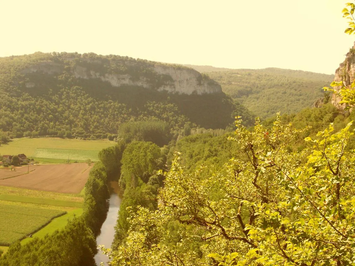 לינה וארוחת בוקר Brengues Cote Falaises