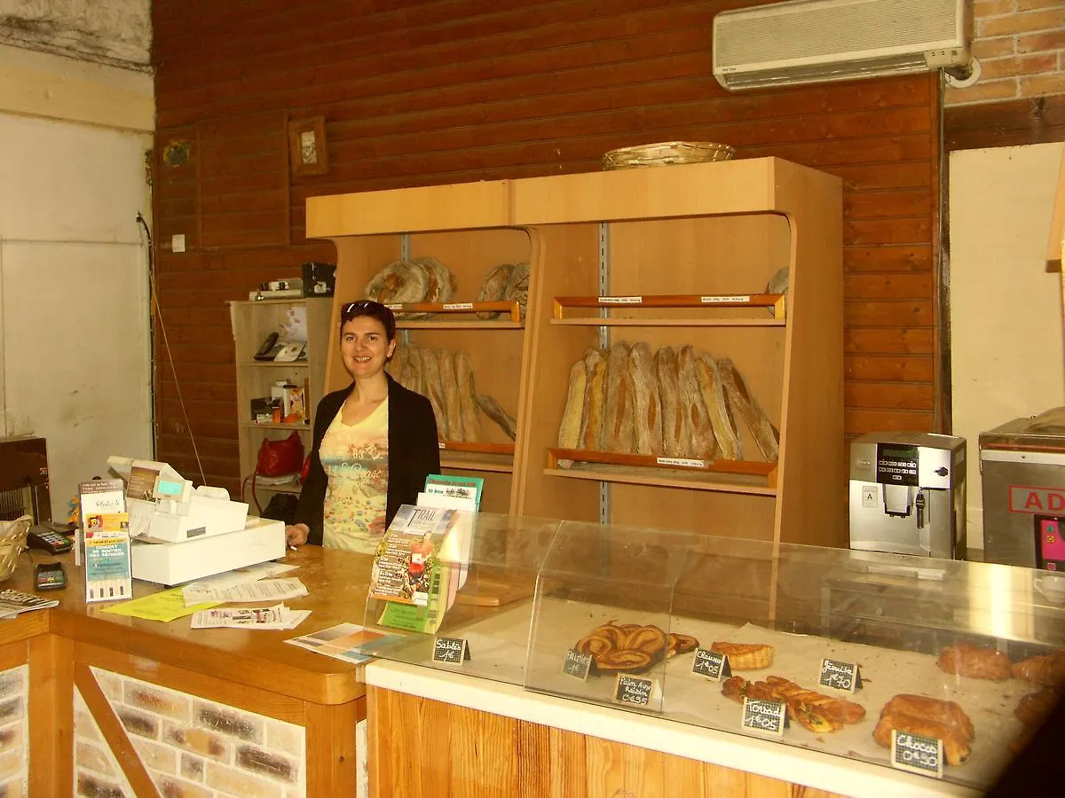 לינה וארוחת בוקר Brengues Cote Falaises