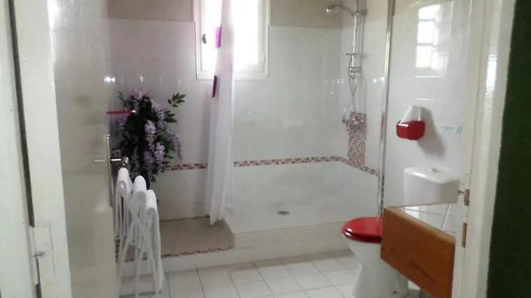 לינה וארוחת בוקר Brengues Cote Falaises